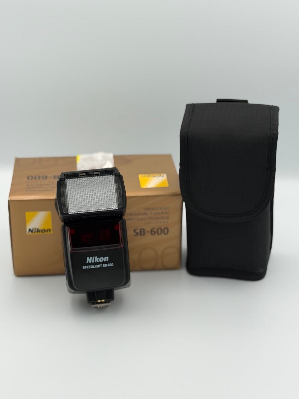 Nikon SB-600 Speedlight